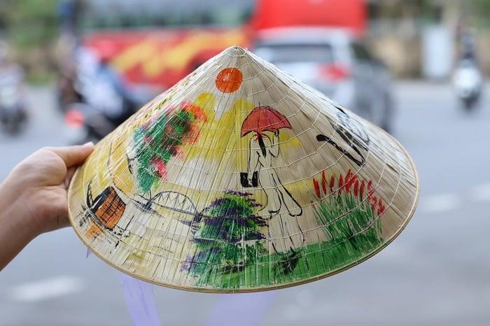 SHOPPING IN VIETNAM