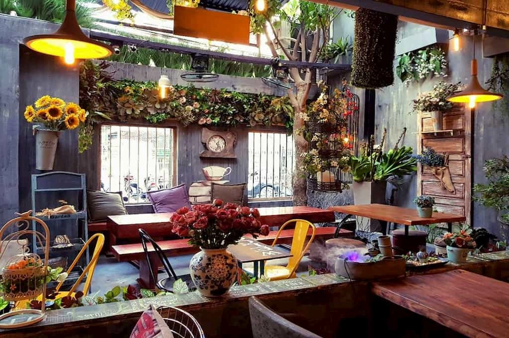 Best Cafes in Nha Trang for Beautiful Views and Relaxing Vibes
